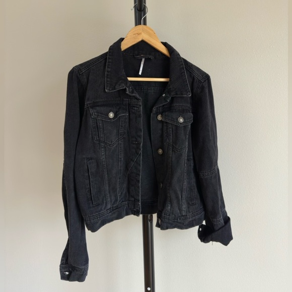 FREE PEOPLE We The Free Rumors Denim Jacket in Black Size M - Picture 4 of 7